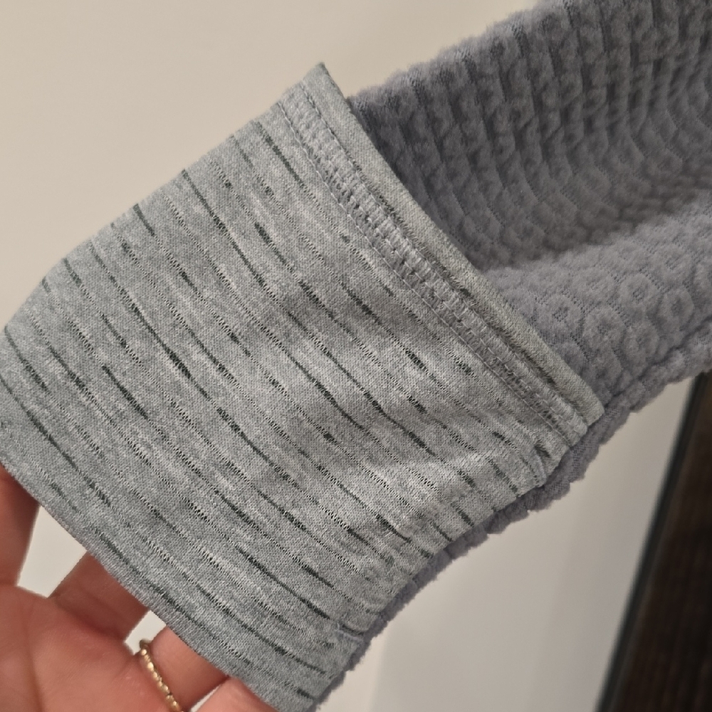 Nike Light Gray Waffle-Knit Long Sleeve Top - Picture 2 of 5